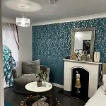 別荘 Cosy 4 Bedroom House In Knowle,