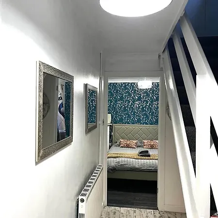 Modern 4 Bed Home, Contractors, Groups, Sleep 8 Casa de Férias Bristol