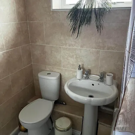 Modern 4 Bed Home,Contractors,Groups,Sleep 8