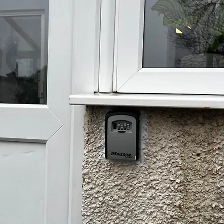 Modern 4 Bed Home, Contractors, Groups, Sleep 8 Casa de Férias Bristol