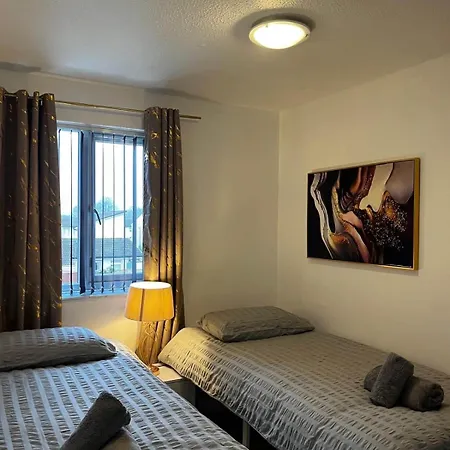 Modern 4 Bed Home,Contractors,Groups,Sleep 8 Dom wakacyjny Bristol