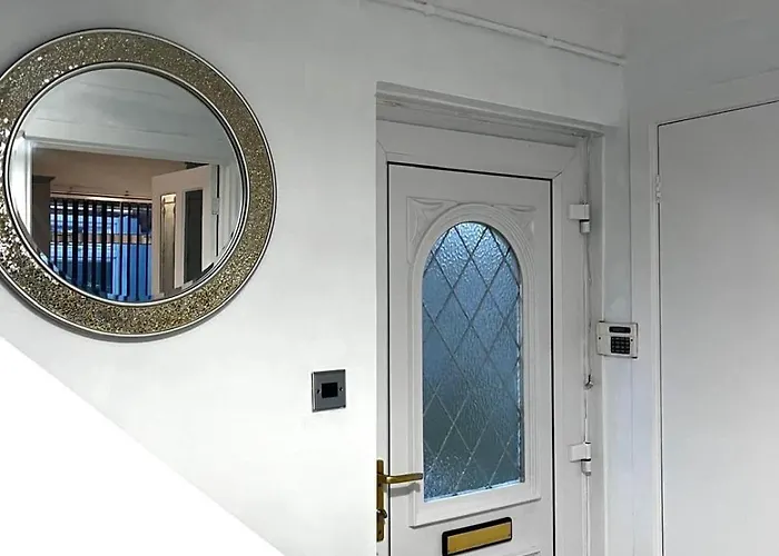 Holiday home Cosy 4 Bedroom House In Knowle,