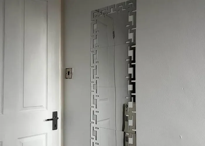 Cosy 4 Bedroom House In Knowle,