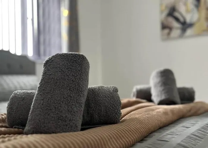 Cosy 4 Bedroom House In Knowle,