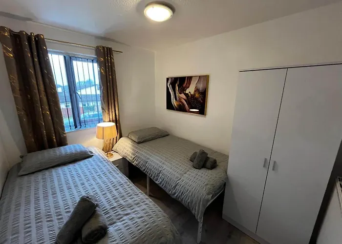 Holiday home Cosy 4 Bedroom House In Knowle, *